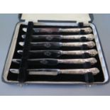 A cased set of 6 silver handled tea knives