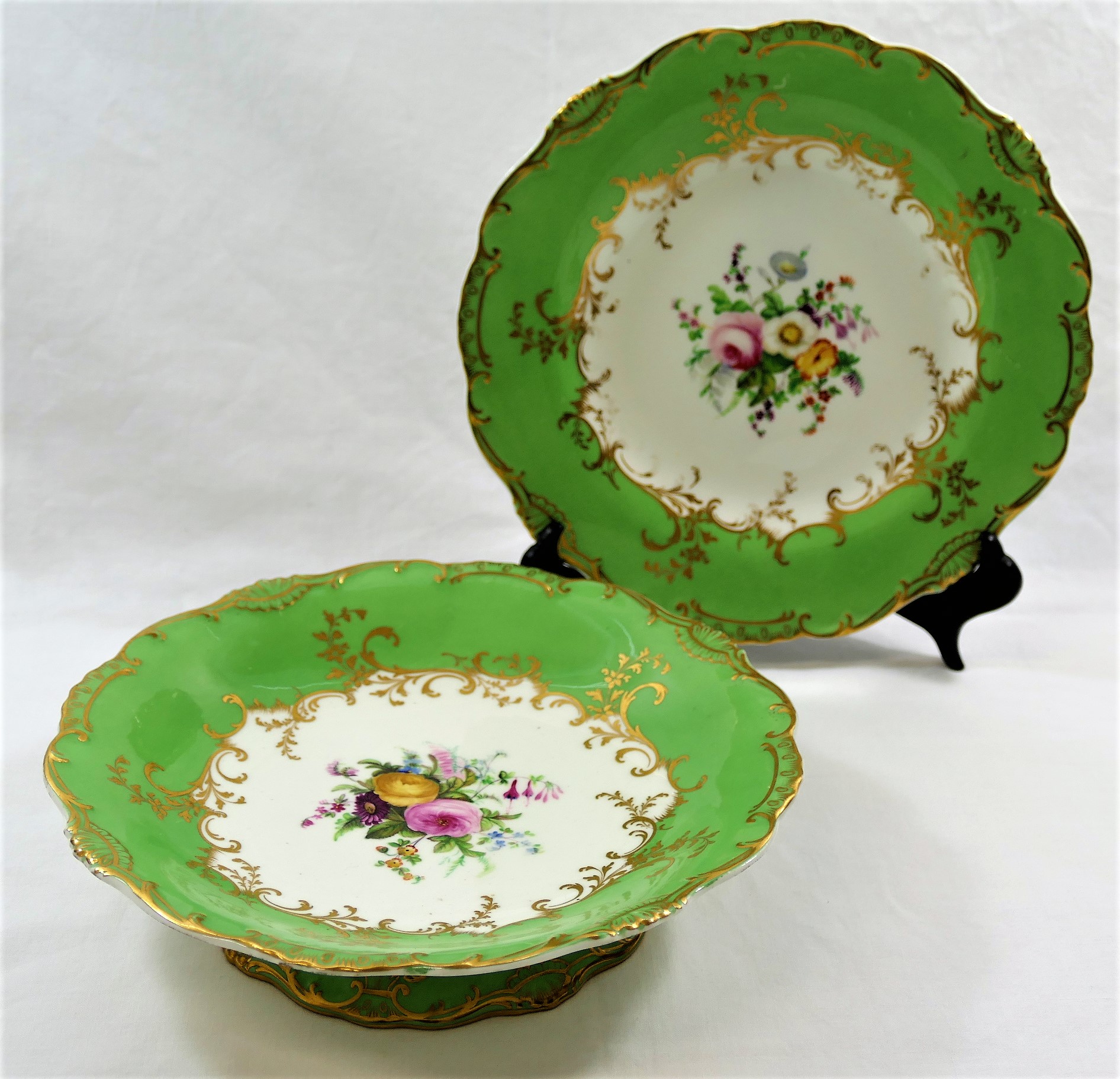 A Minton porcelain plate and tazza, with apple green border, - Image 2 of 6