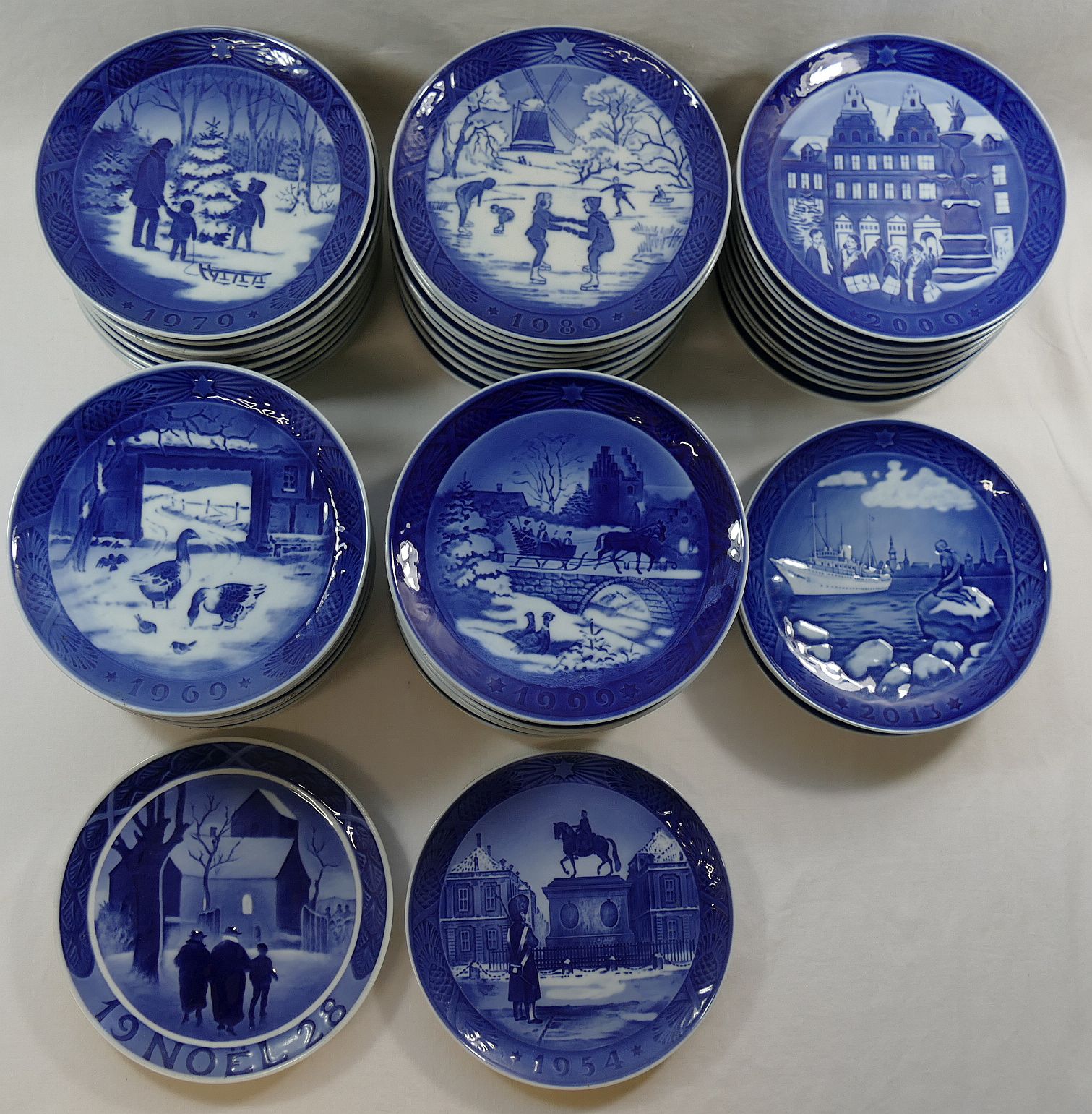 A collection of 50 Royal Copenhagen Christmas plates dating from 1954 to 2013, - Image 2 of 3