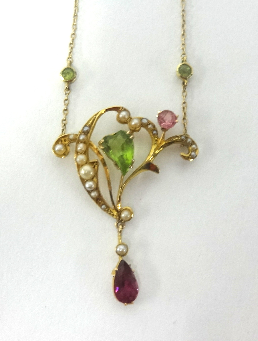 A 15ct Edwardian pendant necklace. - Image 2 of 2