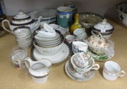 A collection of 19th Century and later porcelain objects, various damage, including Mocha ware.