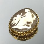 A 9ct gold cameo brooch.