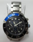 Seiko, a gents stainless steel Solar chronograph, boxed with extra links.