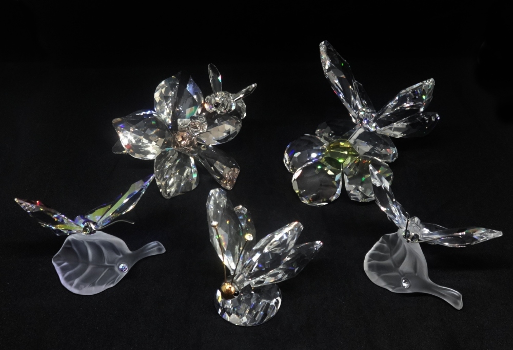 Swarovski Crystal Glass, SCS 20th Anniversary Bumblebee on Flower, 671895, Butterfly on Flower