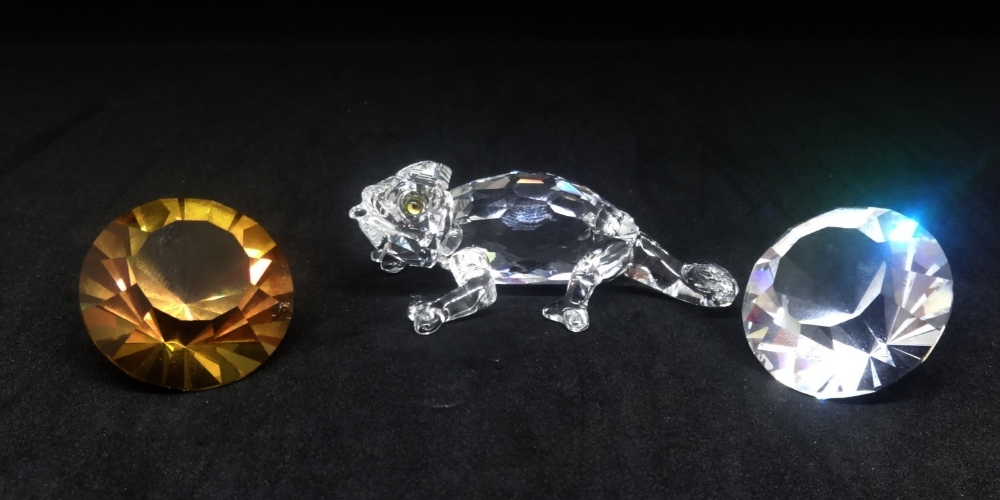 Swarovski Crystal Glass, Chameleon with crystal chaton 291134 and Small Chaton 698977 (2)