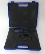 Smith and Wesson air pistol model 586-4, cased.