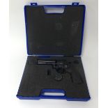 Smith and Wesson air pistol model 586-4, cased.