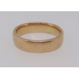 Large gents gold wedding band, believed to be 22ct gold, approx 10gms (unmarked).