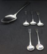 Georgian silver table spoon together with five Georgian silver spoons, approx 3.70oz.