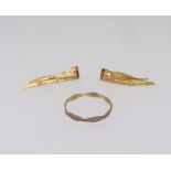 A pair of 14ct gold earrings and a 9ct wedding band.