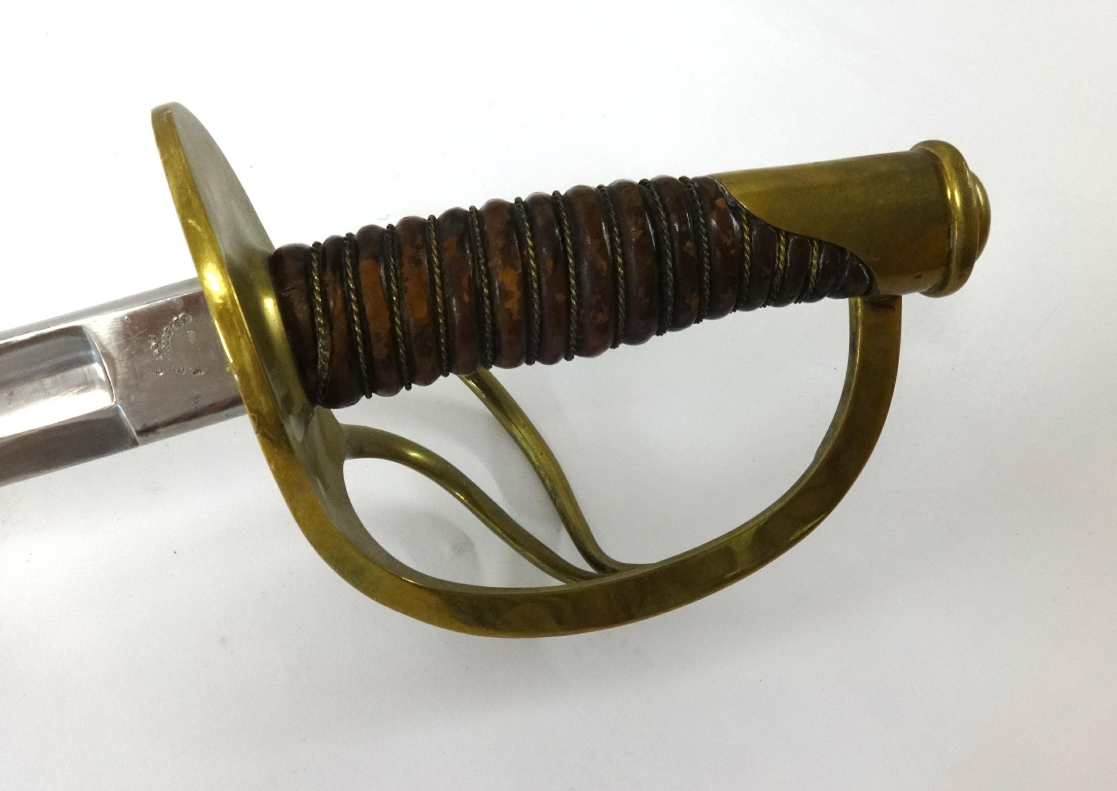 US cavalry trooper’s sabre, stamped U.S. 1864 A.G.M. model by Roby with scabbard (Civil War). - Image 2 of 2