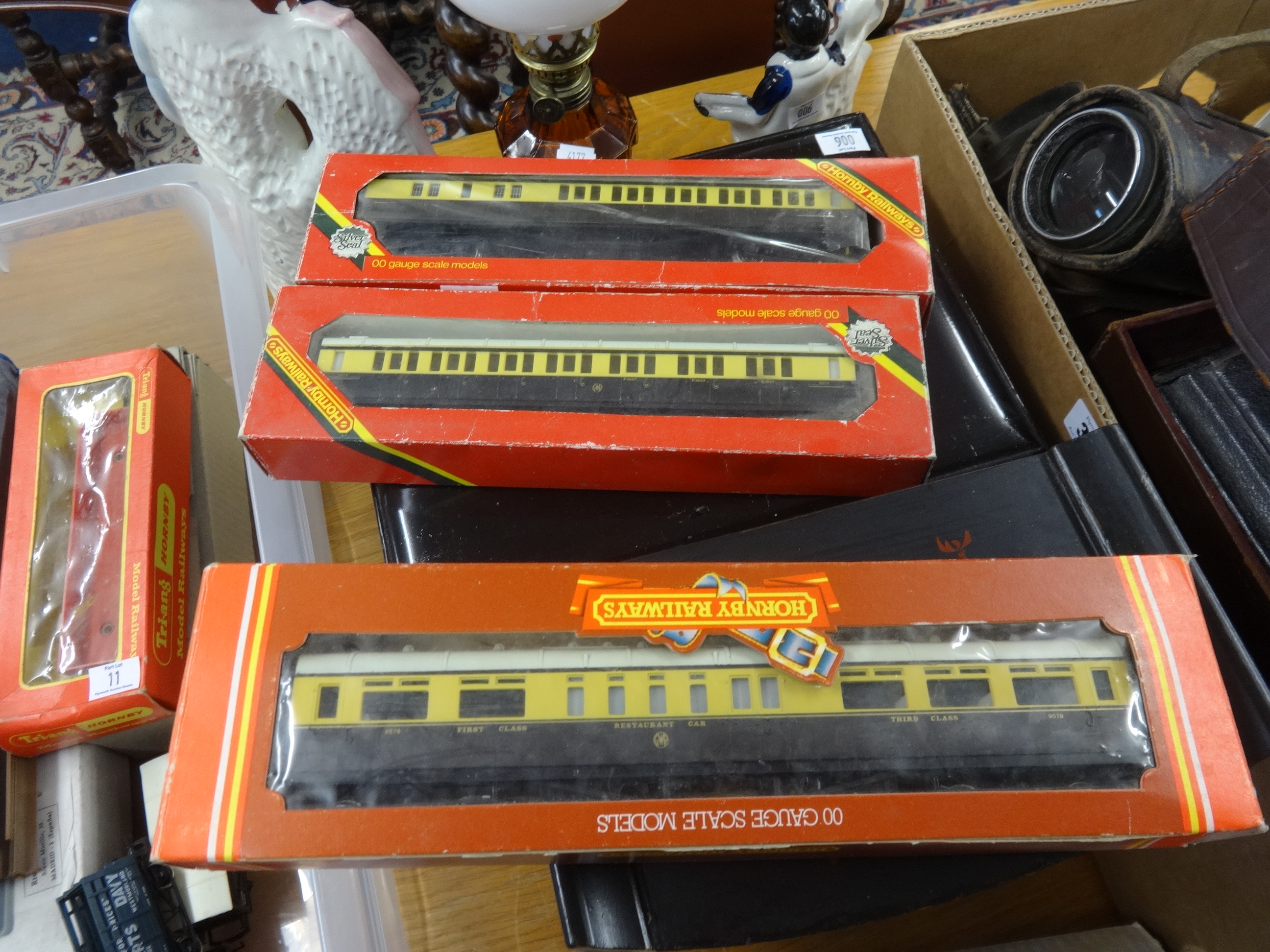 Various Hornby 00 gauge model railway, coaches and wagons, boxed, also locomotive Electrotren. - Image 6 of 7