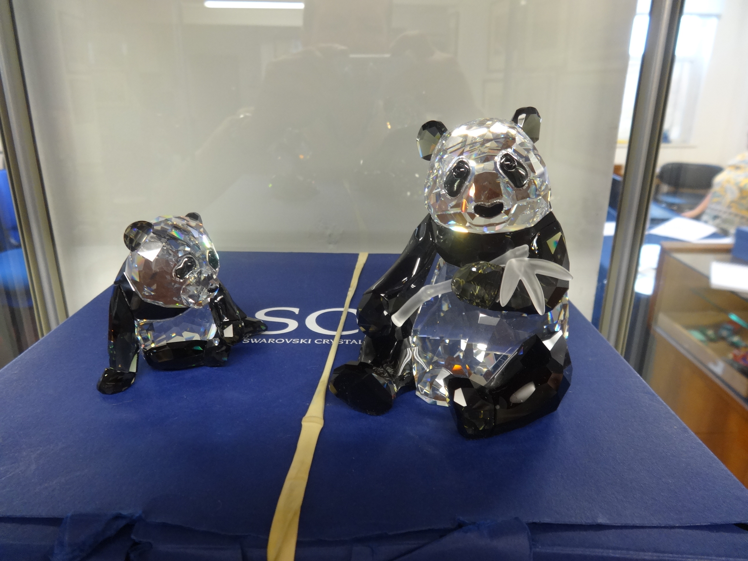 Swarovski, No.900918 SW SCS 2008 A/E ‘Endangered Wildlife’ Pandas (box damaged).