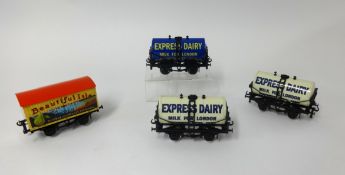 Four Ace trains modern vintage style 0 gauge wagons, tanker set (three 'Express Diary', two cream