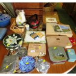 SELECTION OF VINTAGE ITEMS INCLUDING CIGAR BOXES, COMMERCIAL TINS, TREEN, PLAYING CARDS, ETC