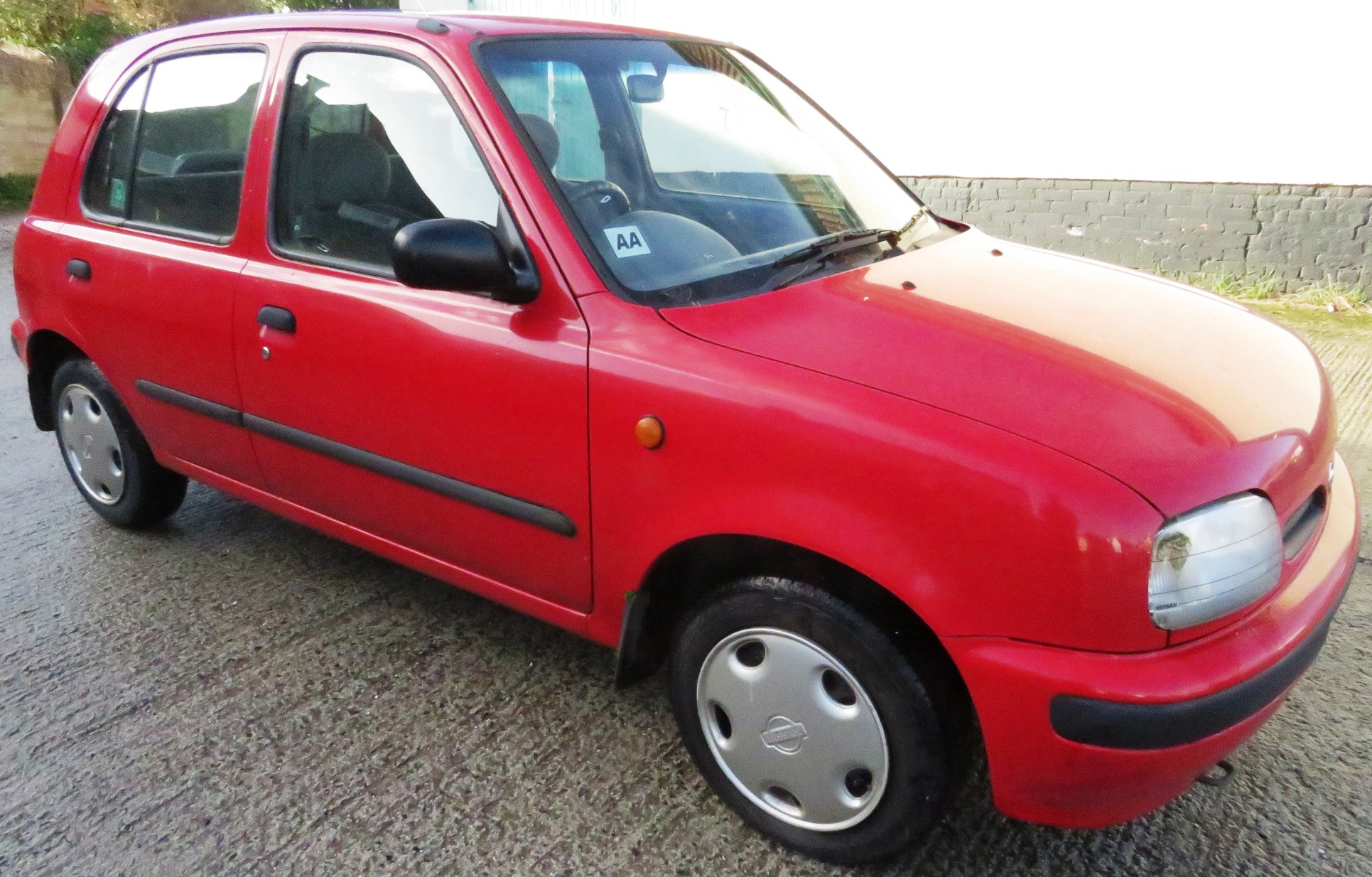 FROM DECEASED ESTATE - RED NISSAN MICRA 1.3GX FIVE DOOR HATCHBACK, R405GDV REGISTERED 28/11/97,