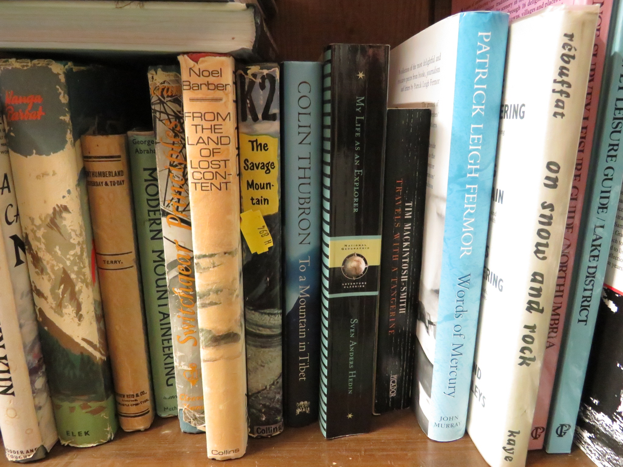 THREE SHELVES OF BOOKS - MOUNTAINEERING, CLIMBING, TRAVEL, ETC, AND ASSORTED MAPS - Image 6 of 8