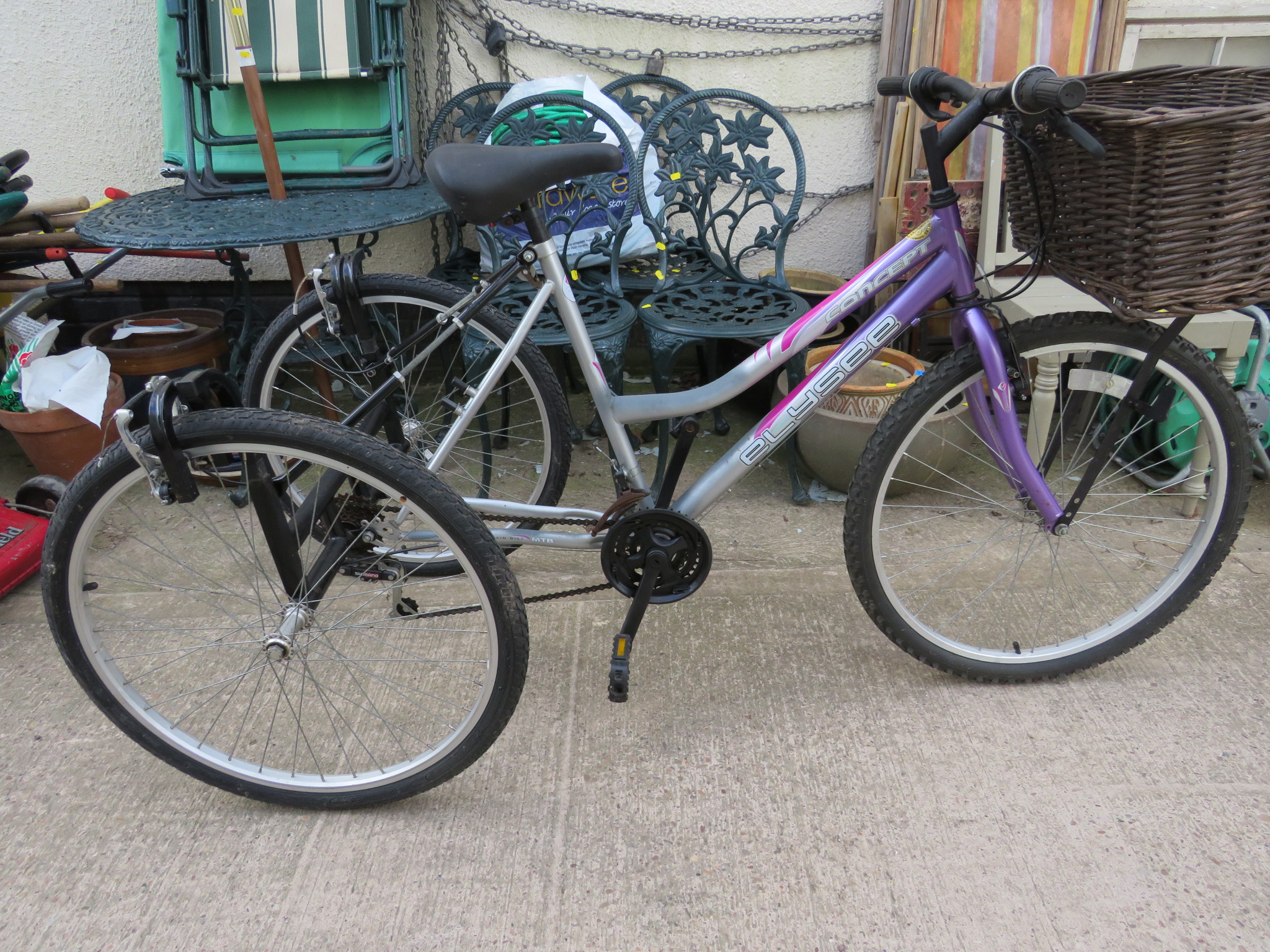 CONCEPT ELYSEE LADIES BIKE CONVERTED TO TRIKE WITH BASKET