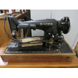 VINTAGE ELECTRIC SINGER SEWING MACHINE IN WOOD VENEERED CARRY CASE