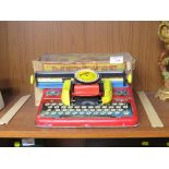 METTYPE JUNIOR TOY TYPEWRITER IN BOX (DECORATIVE ITEM ONLY)