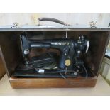 VINTAGE SINGER ELECTRIC SEWING MACHINE IN HARD CARRY CASE