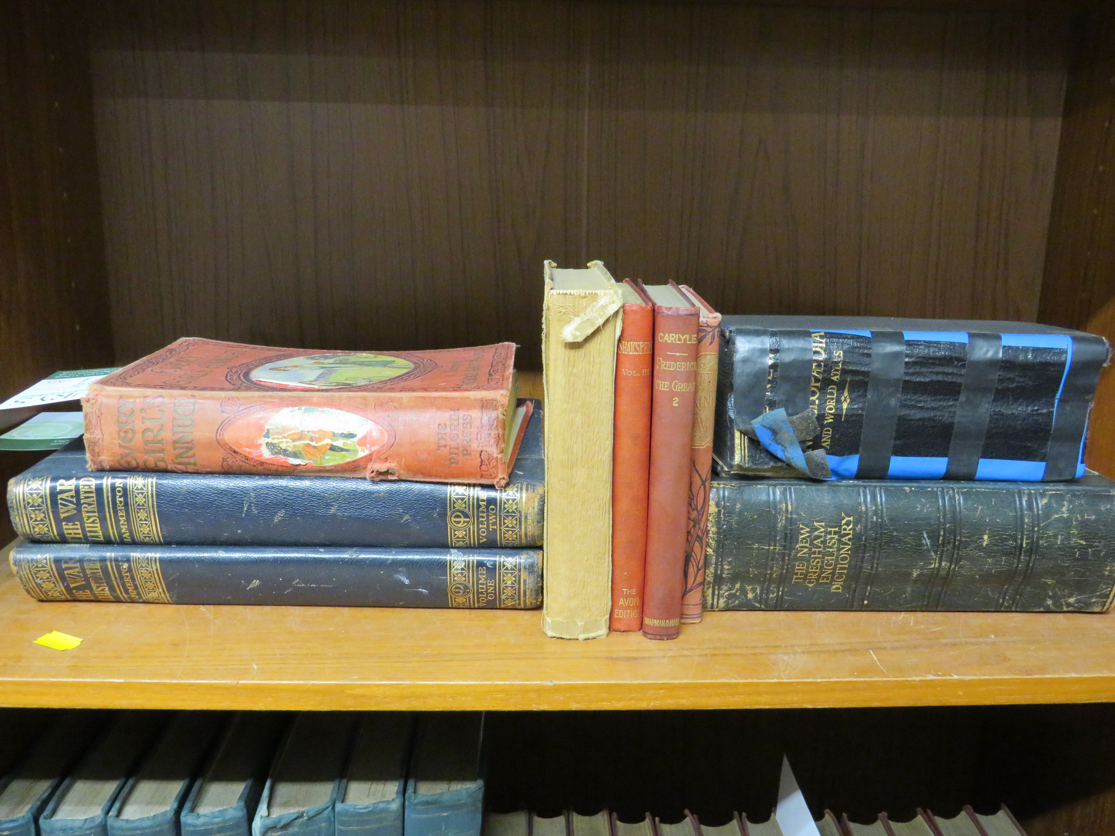 'THE WAVERLEY NOVELS' (TWO SERIES), TWENTY VOLUMES IN TOTAL, AND ASSORTED VINTAGE BOOKS (TWO