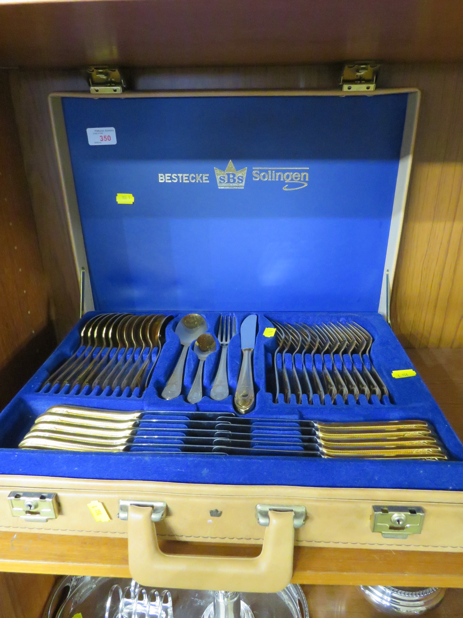 SBS SOLINGEN CANTEEN OF STAINLESS STEEL AND GOLD PLATED CUTLERY IN CARRY CASE