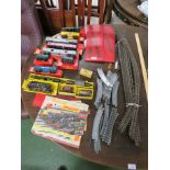 OO GAUGE MODEL RAILWAY - TRI-ANG LOCOMOTIVE, SHUNTER, VARIOUS BOXED CARRIAGES AND WAGONS, SECTIONS