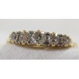 **Payment in person or by bank transfer only**Antique gold ring set with five graduated diamonds,