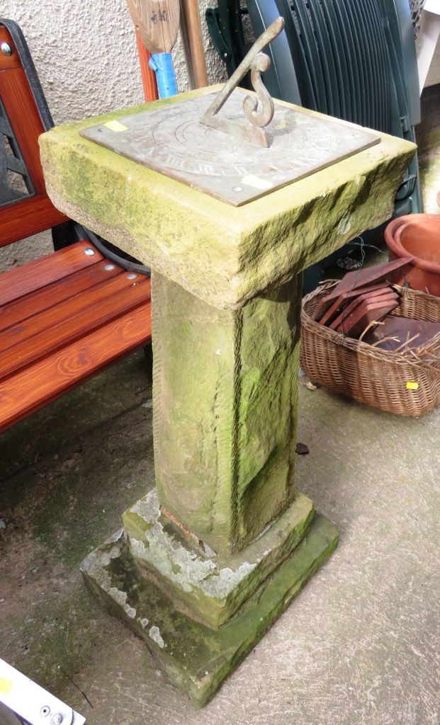 THREE PIECE COMPOSITE STONE SUNDIAL PLINTH WITH BRASS SUNDIAL (BRASS SUNDIAL INSIDE SALEROOM)