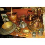 LARGE ASSORTMENT OF ANTIQUE AND VINTAGE METAL WARE INCLUDING COPPER KETTLE, PEWTER FLOWER