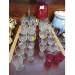 SMALL QUANTITY OF DRINKING GLASSES, GLASS TANKARD AND BLOWN GLASS DECORATIVE FLOWER ARRANGER