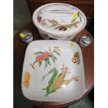 FOUR PIECES OF ROYAL WORCESTER DINNER WARE