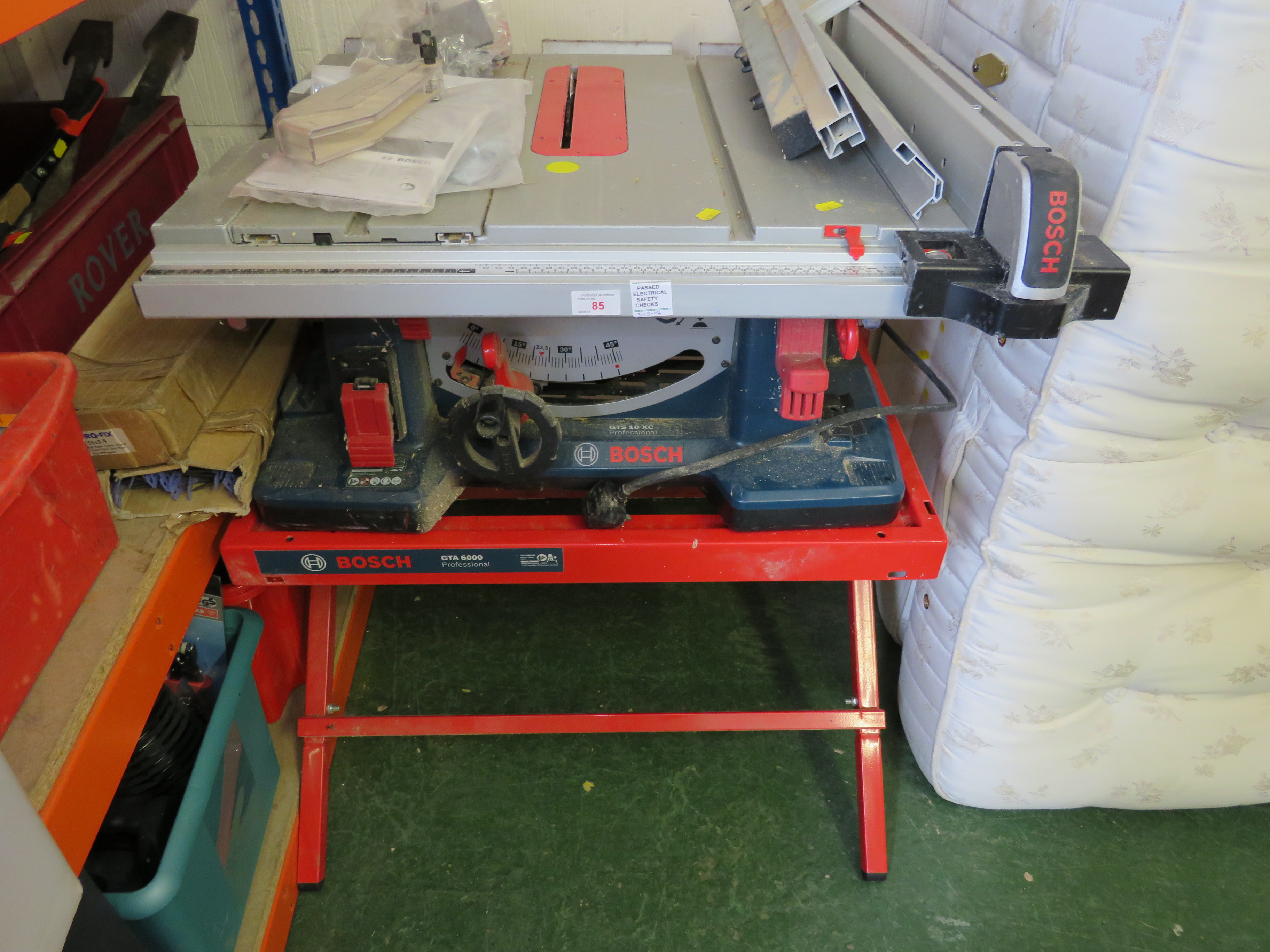 BOSCH GTS10XC TABLE SAW AND GTA6000 METAL FOLDING STAND