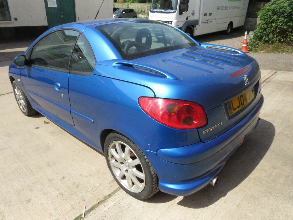 BLUE PEUGEOT 206CC ALLURE, TWO DOOR COUPE CONVERTIBLE, LJ04 JWM REGISTERED 18/03/04, 1997CC PETROL - Image 5 of 21