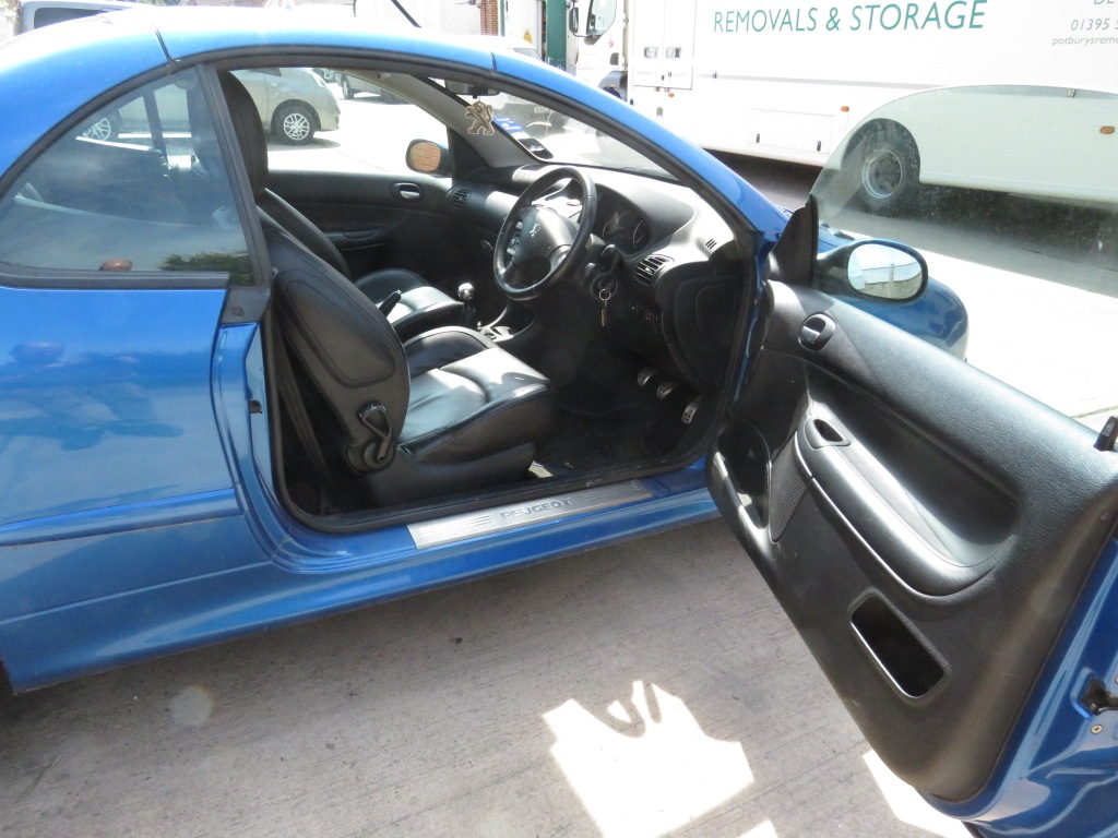 BLUE PEUGEOT 206CC ALLURE, TWO DOOR COUPE CONVERTIBLE, LJ04 JWM REGISTERED 18/03/04, 1997CC PETROL - Image 10 of 21