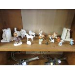 SHELF OF CHINA ANIMAL AND BIRD ORNAMENTS INCLUDING BESWICK CAT AND BEAR MARKED 'USSR'