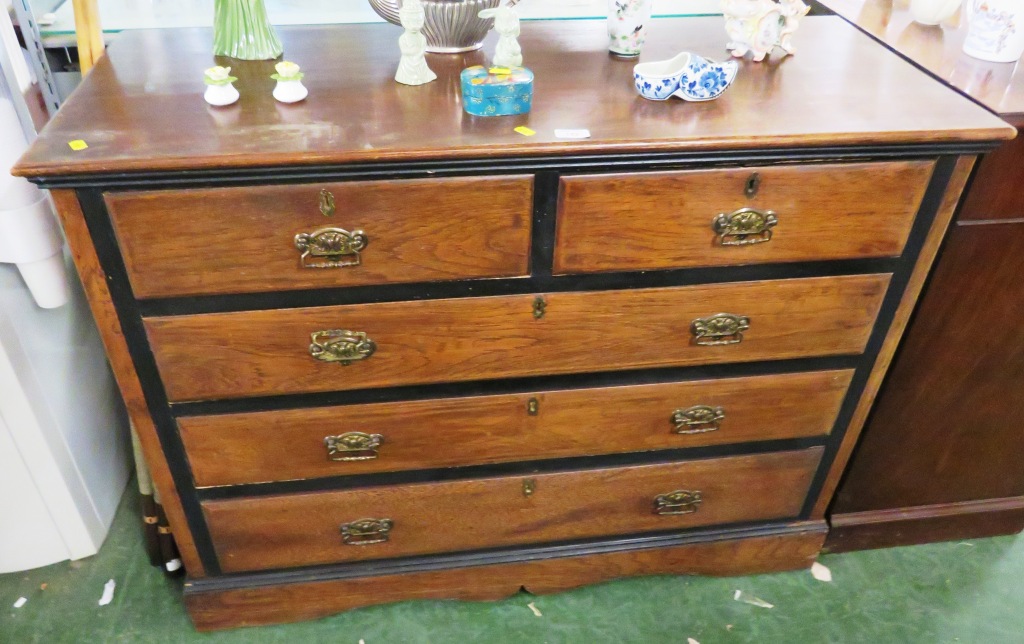 OAK CHEST OF TWO SHORT OVER THREE LONG DRAWERS WITH BRASS HANDLES