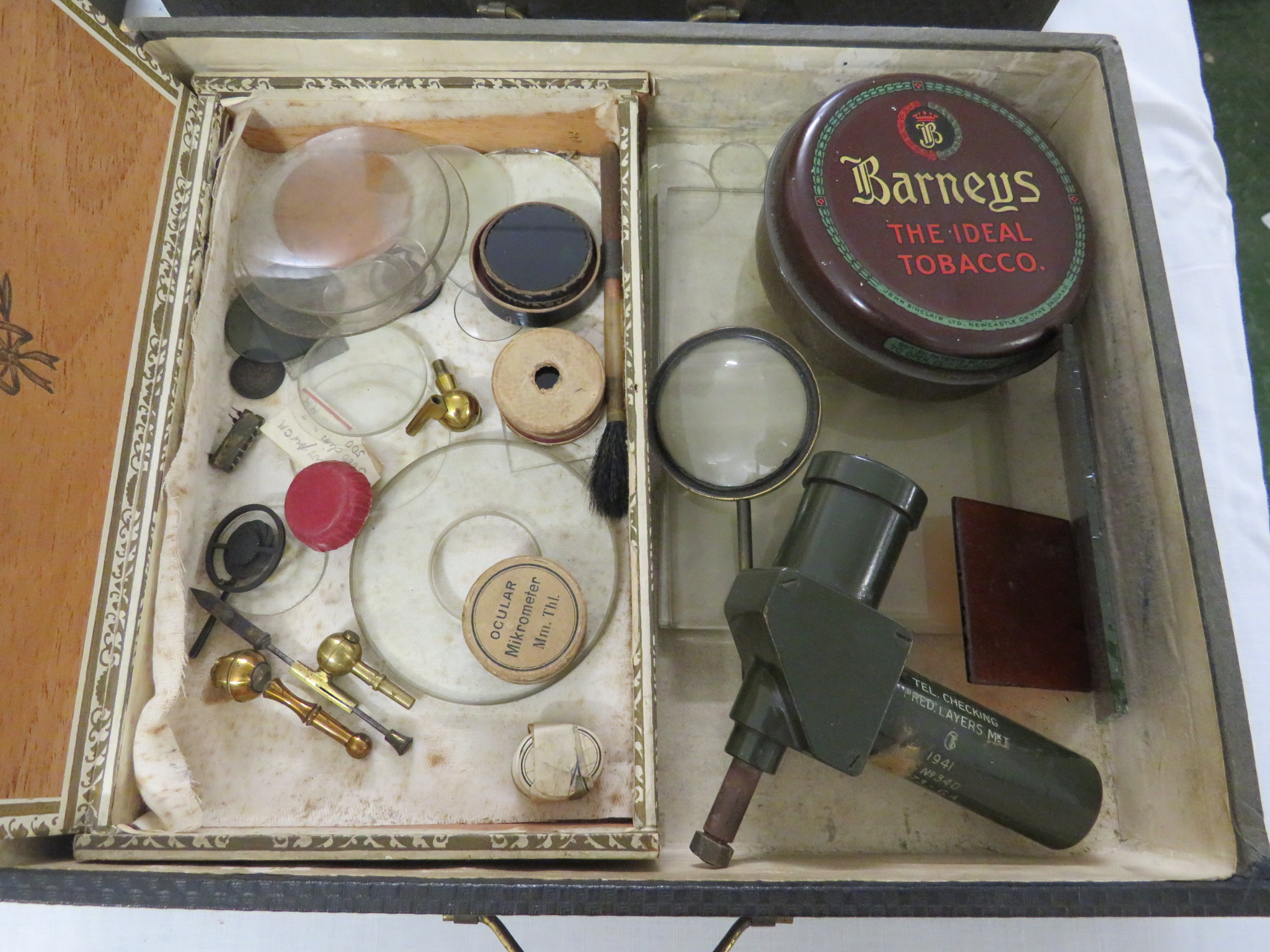 An assortment of optical components including gun sight parts contained in a vintage Advance 'The - Image 3 of 5