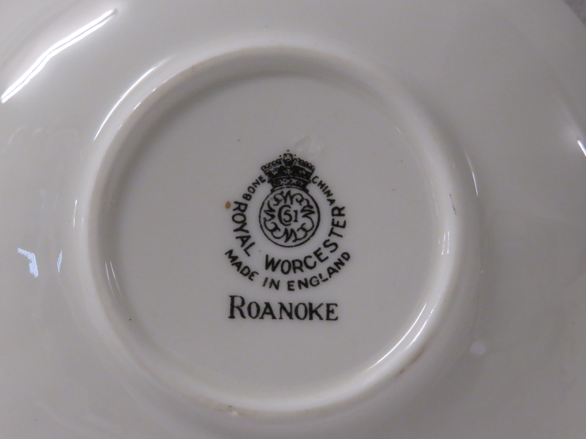 Royal Worcester Roanoke nine setting fluted coffee service with coffee pot, sugar bowl and milk jug, - Image 5 of 5