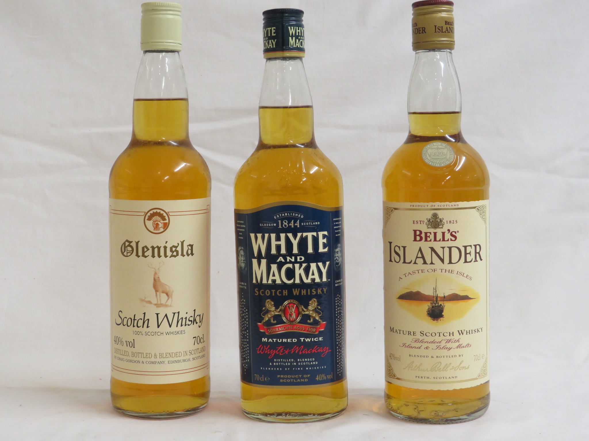 Bottle of Whyte & Mackay Scotch whisky matured twice, 70cl; bottle of Bell's Islander mature - Image 3 of 4