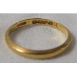 22-carat gold wedding ring, British hallmarks, 1.7g, ring size I/J for guidance only