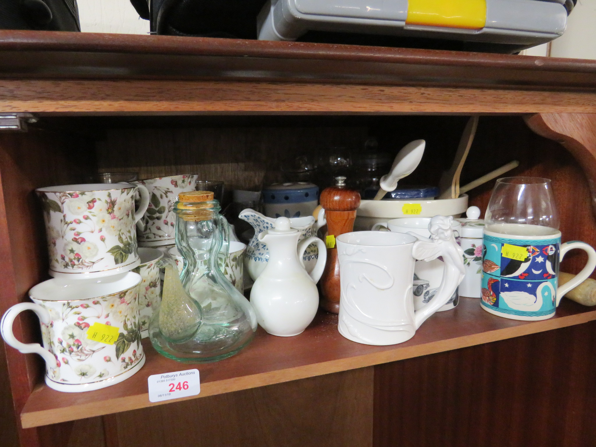 HOME WARE INCLUDING TABLE LAMPS, UMBRELLAS, CHINA AND GLASSWARE, CORDLESS PHONES, CUTLERY, ETC - Image 4 of 4