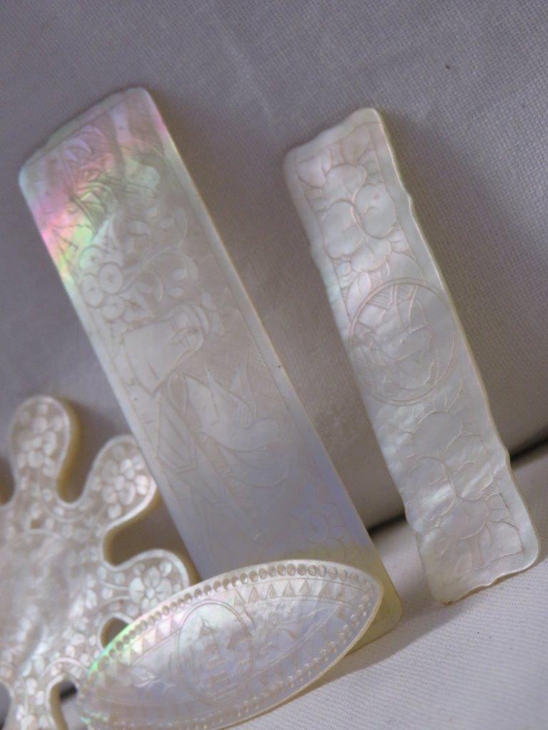 About twenty-five assorted mother of pearl gaming counters of various shapes, fish, circular, - Image 3 of 3