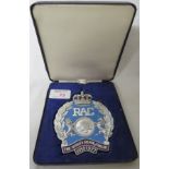 Cased RAC badge The Queen's Silver Jubilee 1952-1977, nickel plate and enamel, the reverse marked MW