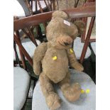 ANTIQUE JOINTED TEDDY BEAR (A/F)