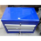 5 drawer tool chest in blue This lot is either a catalogue return,