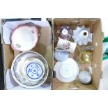 A mixed collection of items to include Wedgwood plates, Alfred meakin sugar bowl, Royal Doulton cat,