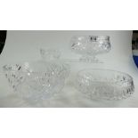 A collection of lead crystal fruit bowls (Largest diameter 19cm)