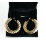 9ct quality pair of engraved loop earrings, 11.